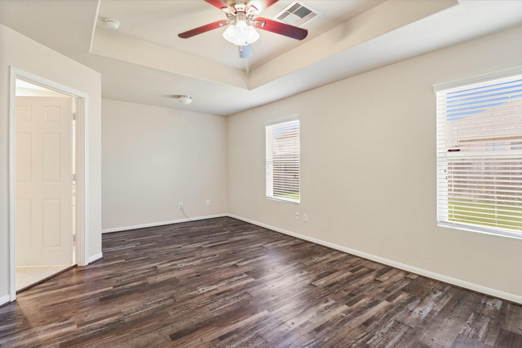 15118 Vincennes Oak Street - Photo 10