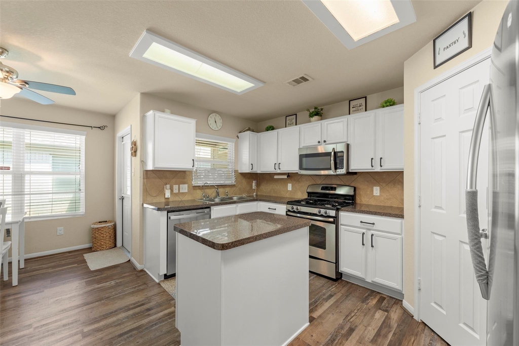 15118 Vincennes Oak Street - Photo 5