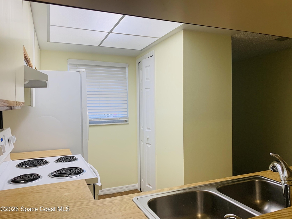 3092 Sir Hamilton Circle - Photo 4