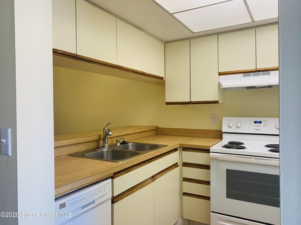 3092 Sir Hamilton Circle - Photo 3