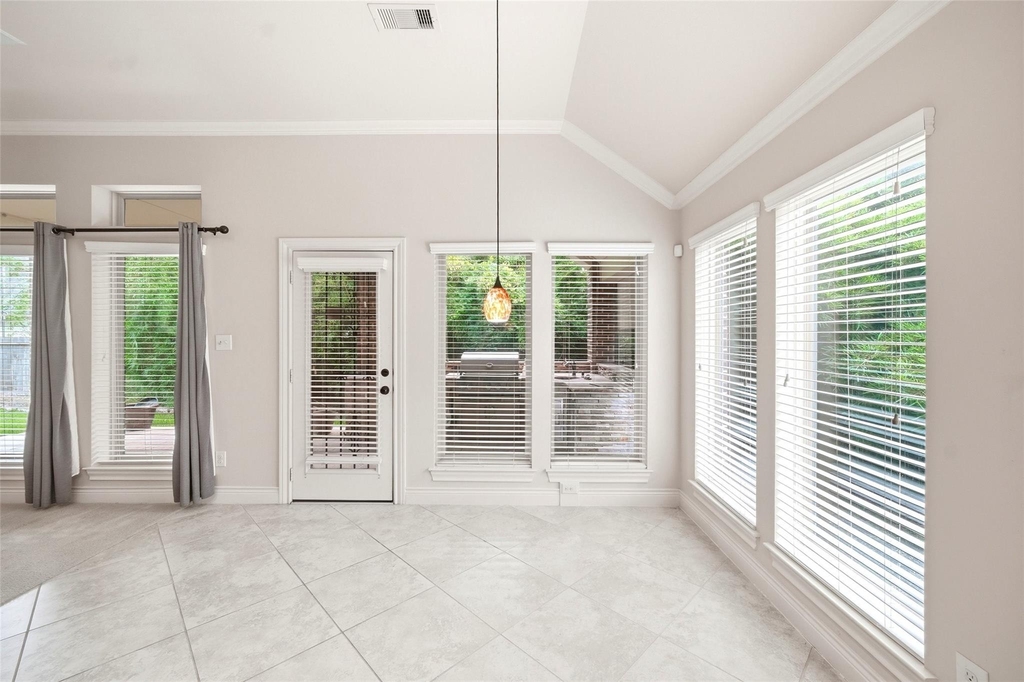 28319 Shining Creek Lane - Photo 9