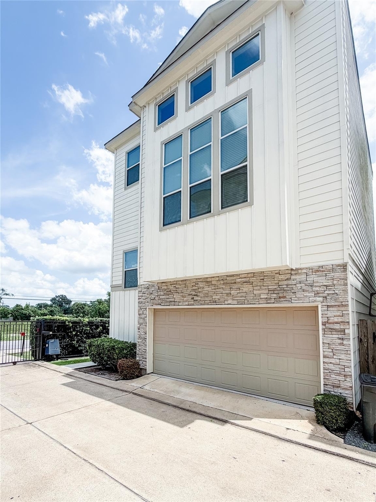 1803 Crestdale Drive - Photo 2