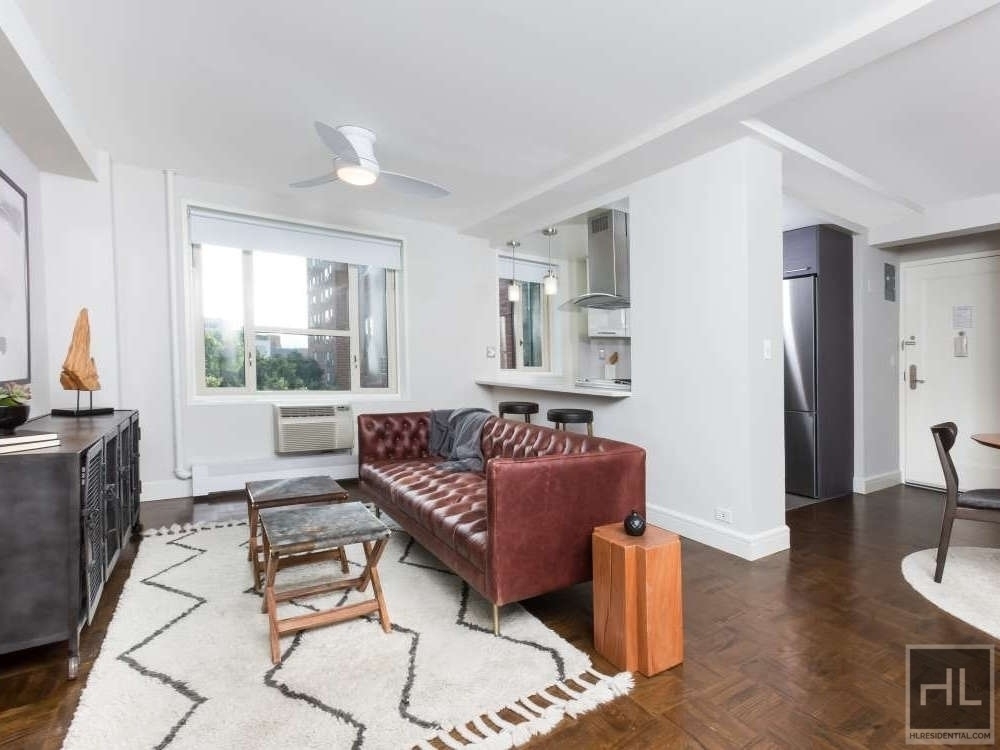 Avenue C - Photo 5