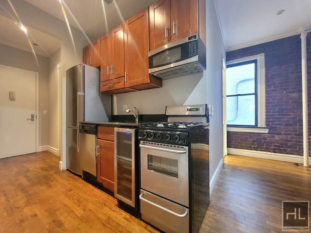 East 13th Street - Photo 3