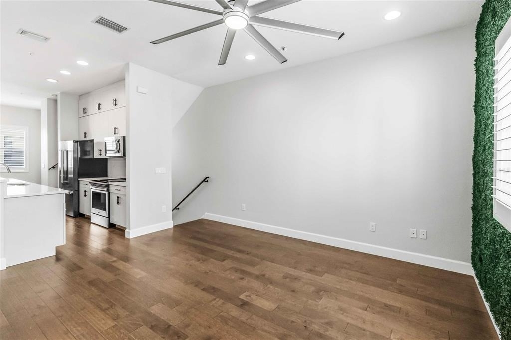 1332 W Gray Street - Photo 5
