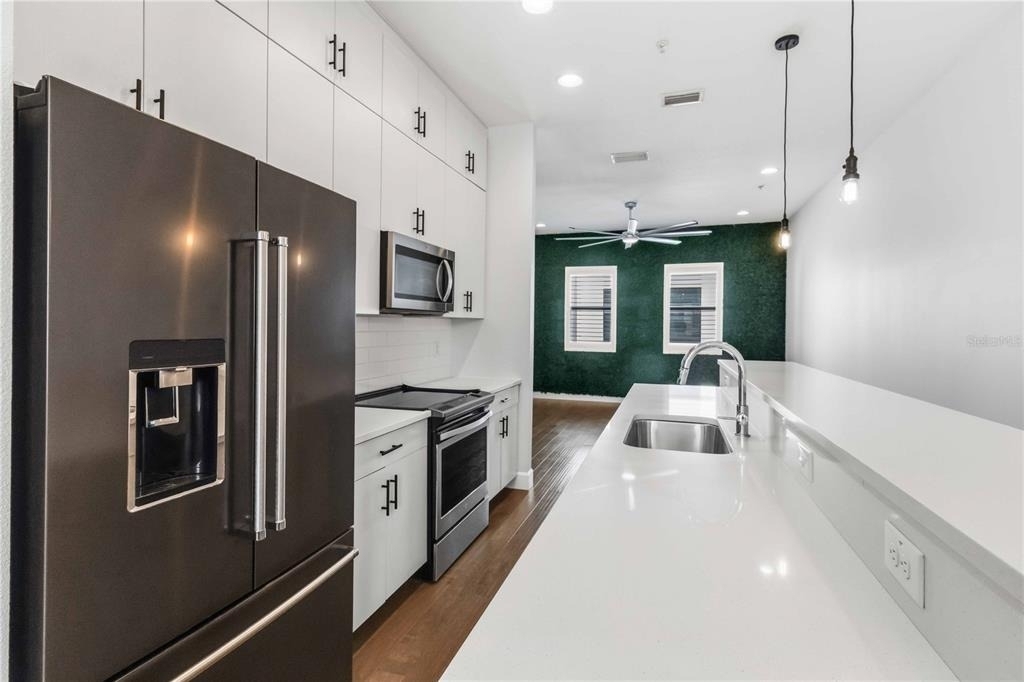 1332 W Gray Street - Photo 6