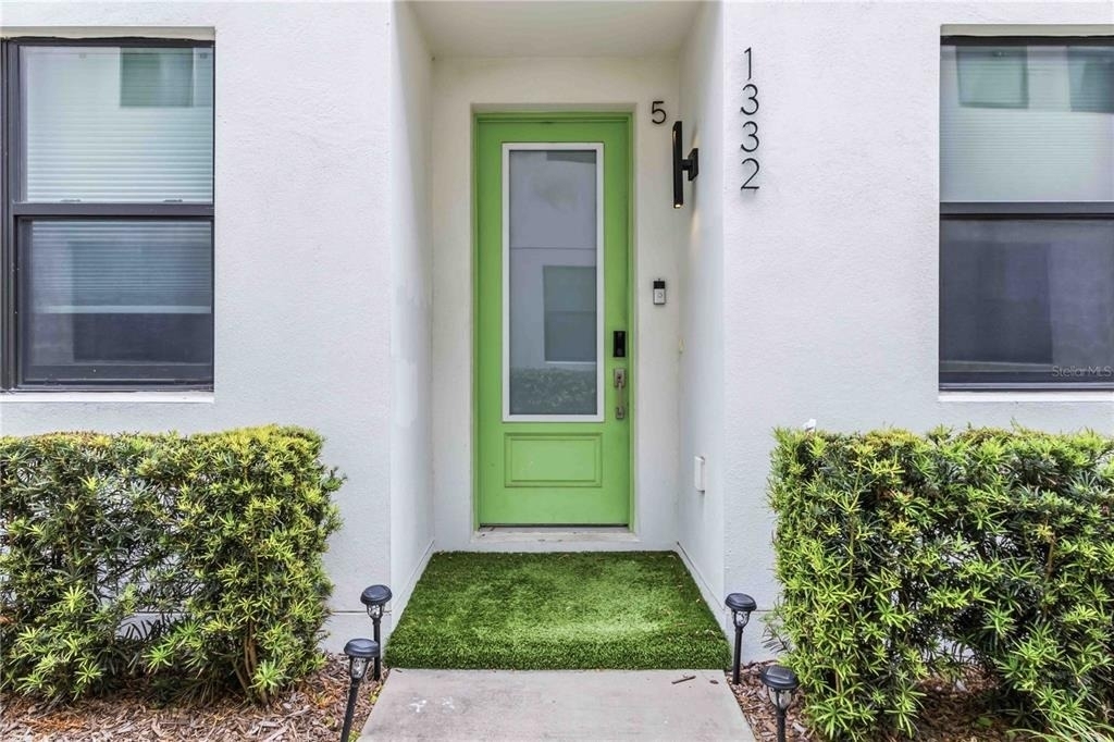1332 W Gray Street - Photo 0