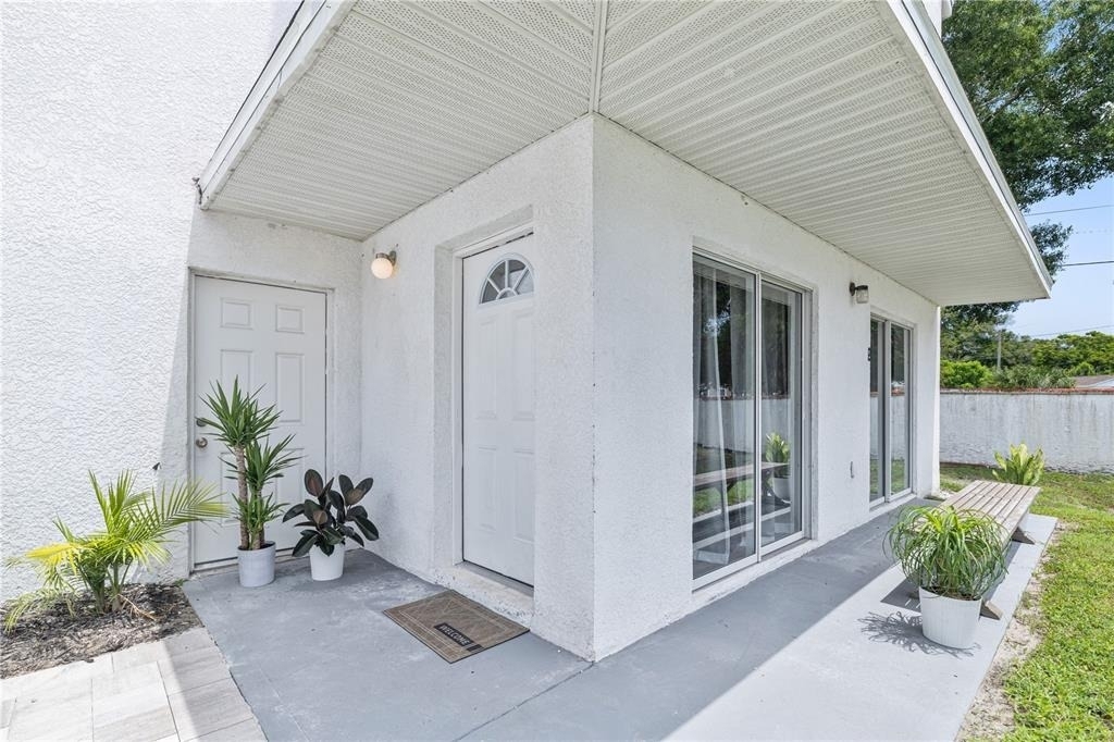 9415 Citrus Glen Place - Photo 1