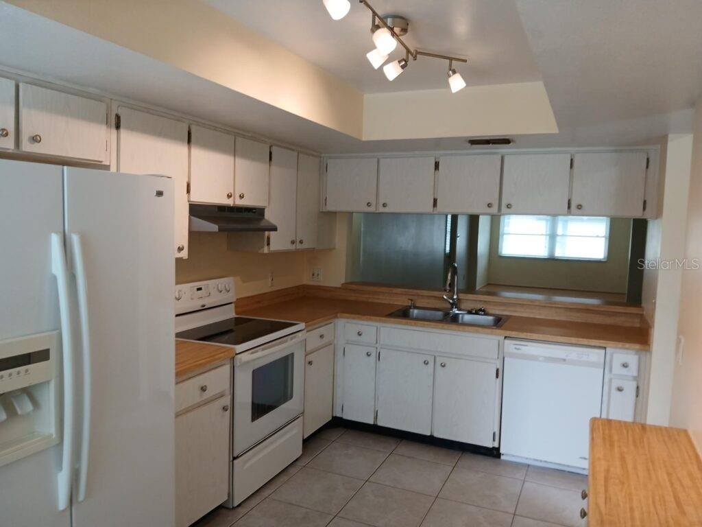 7560 92nd Street - Photo 3