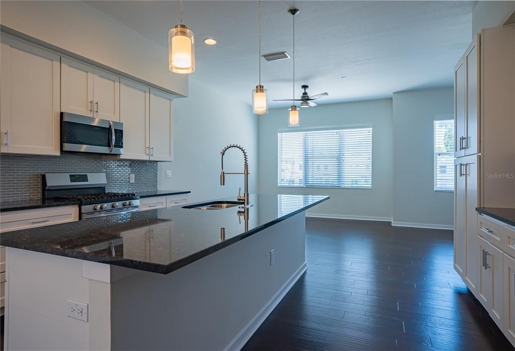 339 8th Street N - Photo 6