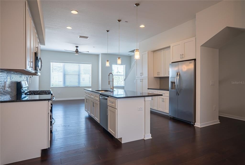 339 8th Street N - Photo 5