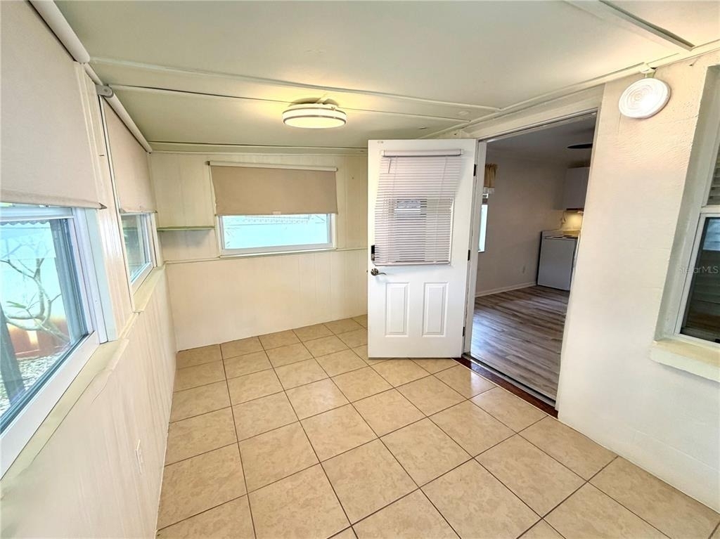 516 Northmoor Avenue N - Photo 1