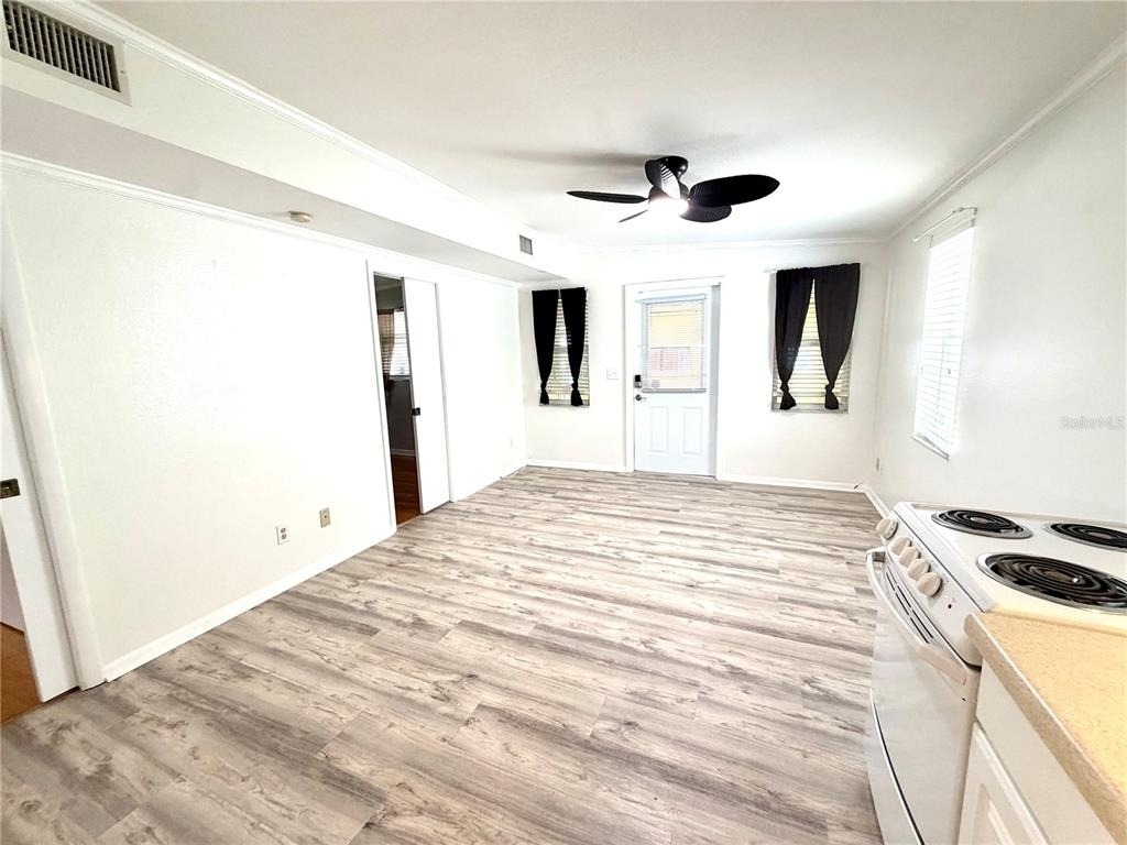 516 Northmoor Avenue N - Photo 2