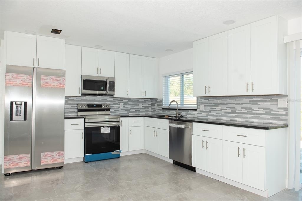 11889 93rd Avenue - Photo 2