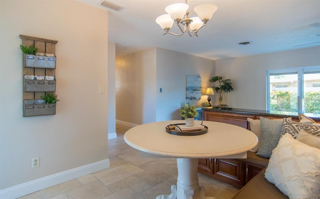 542 59th Way S - Photo 3