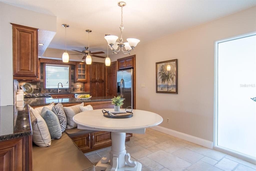 542 59th Way S - Photo 2
