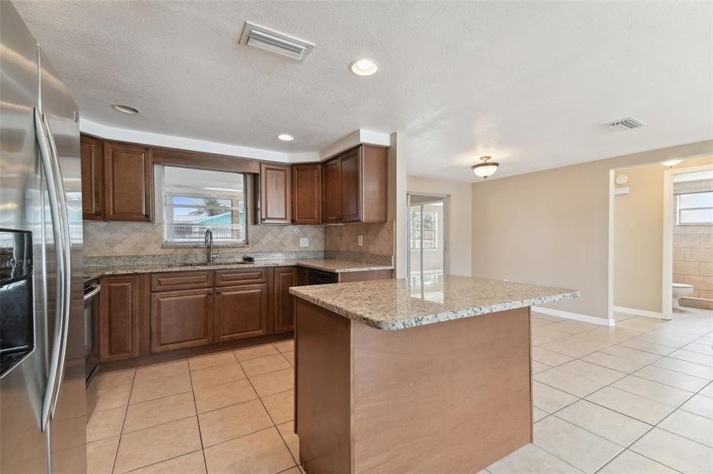 7437 Carmel Avenue - Photo 3