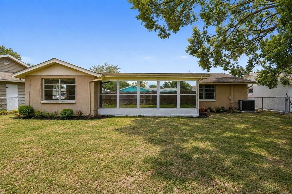 7437 Carmel Avenue - Photo 13