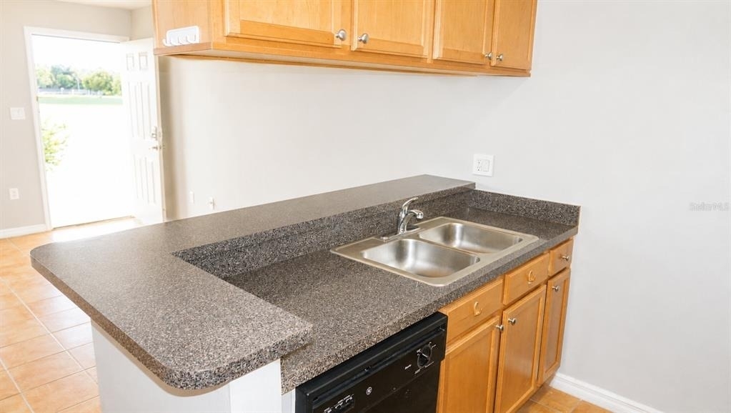 220 Lake Parsons Green - Photo 6