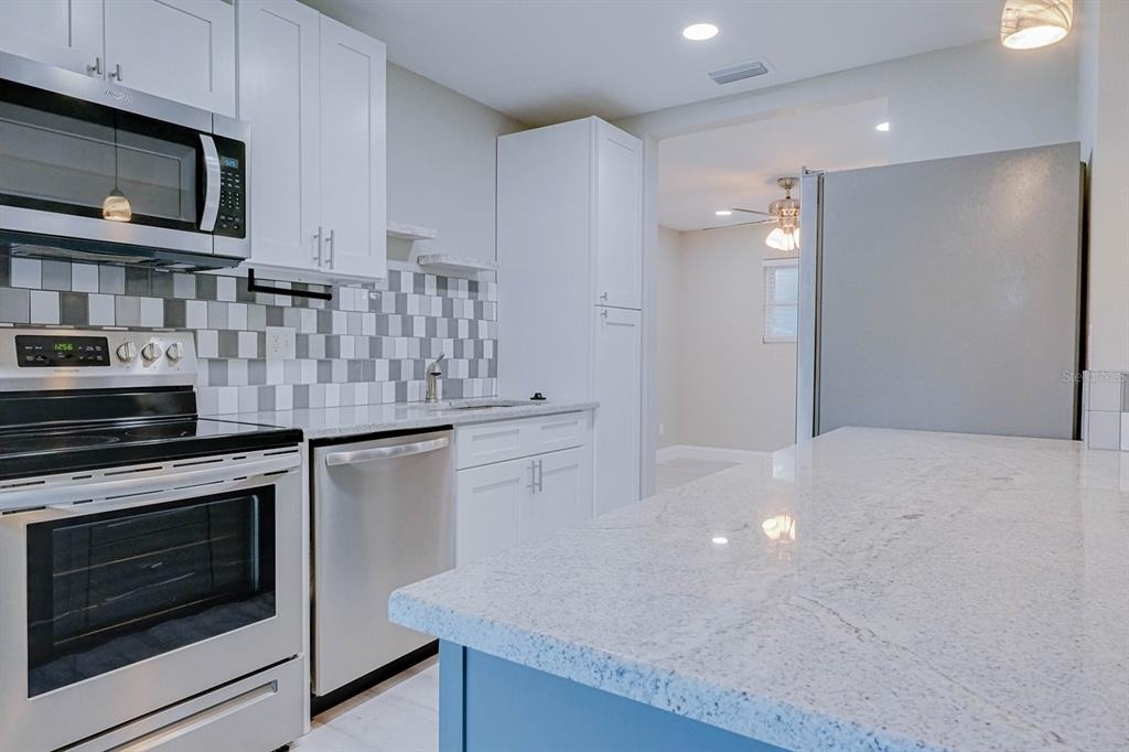 5135 Newton Avenue S - Photo 12