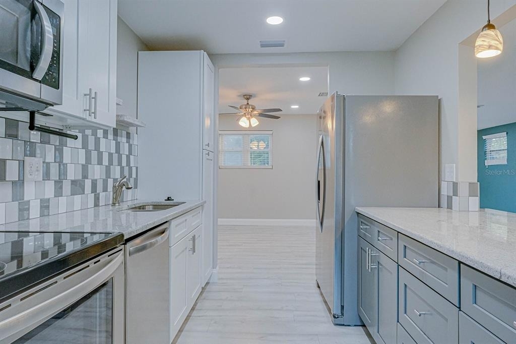 5135 Newton Avenue S - Photo 9