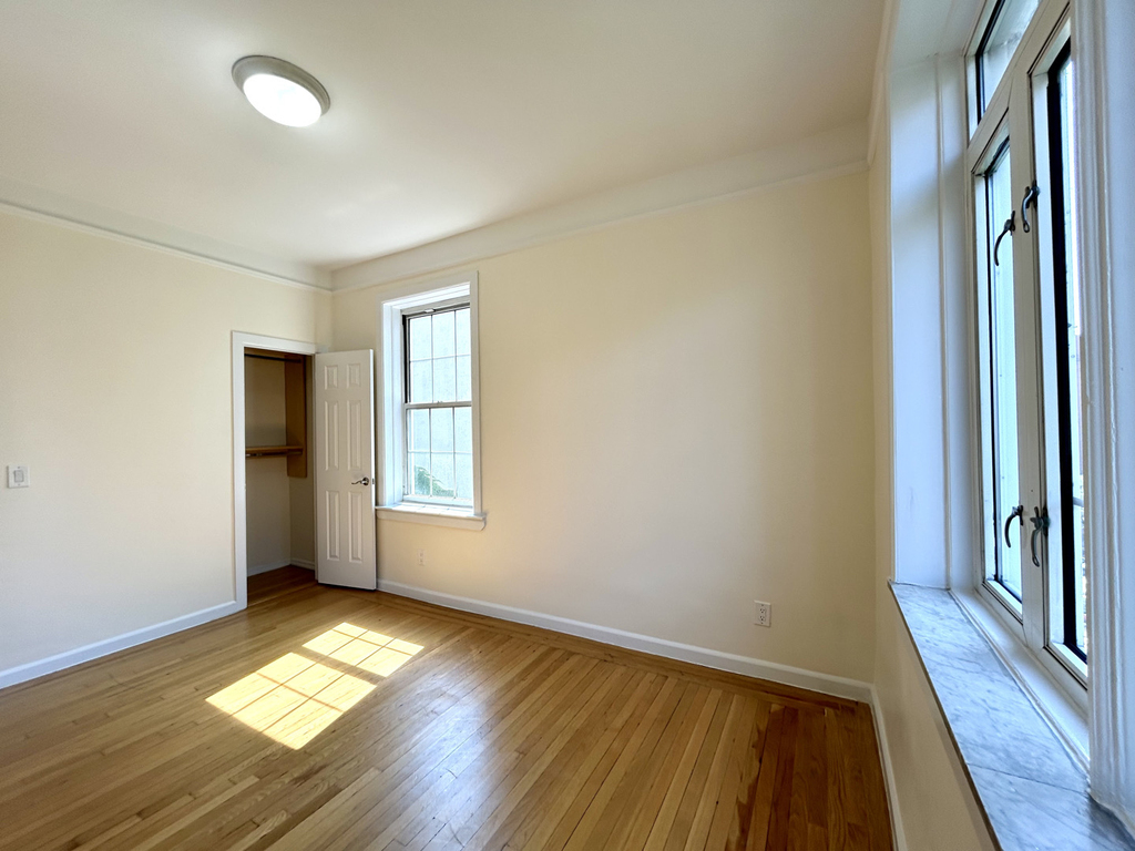 West 13th Street - Photo 9