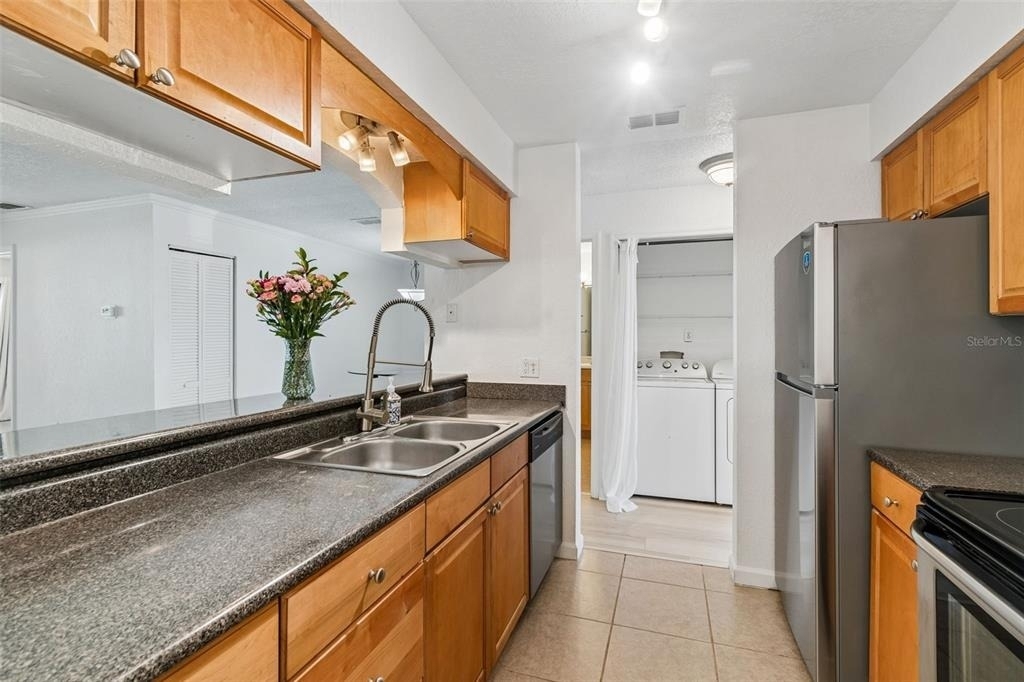 10100 Sailwinds Boulevard N - Photo 16