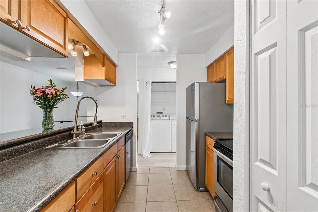 10100 Sailwinds Boulevard N - Photo 2