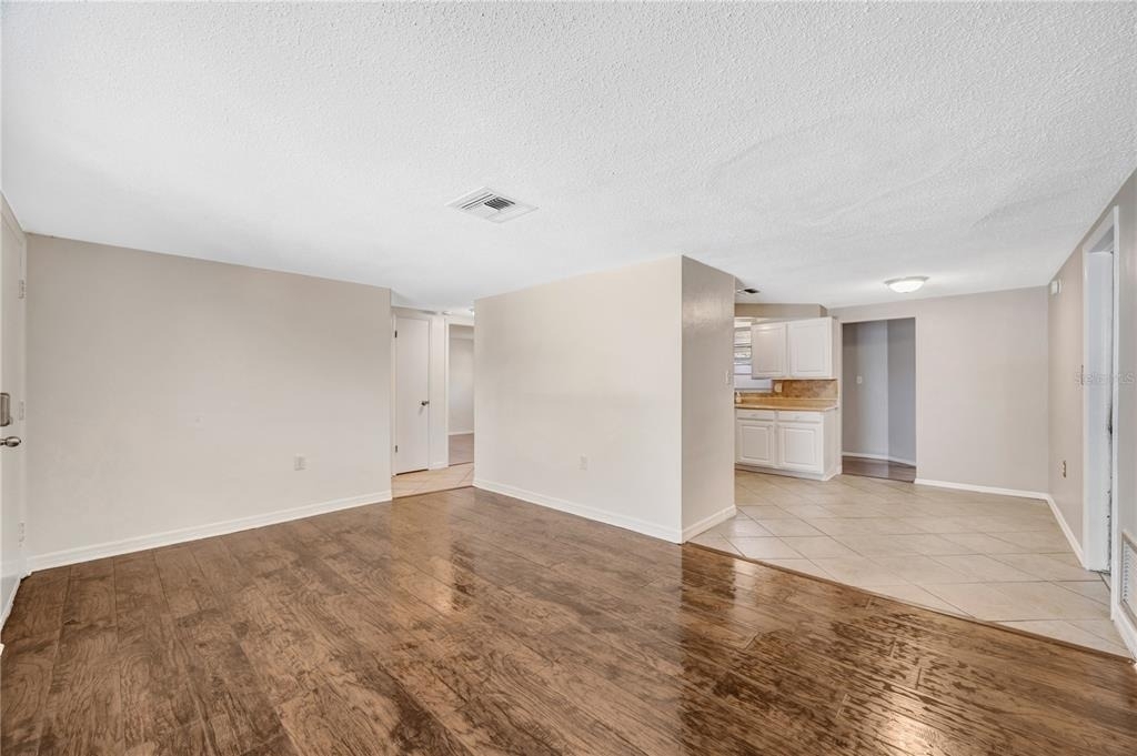 7804 Niagara Drive - Photo 3