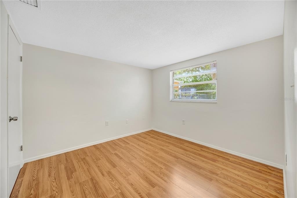 7804 Niagara Drive - Photo 5