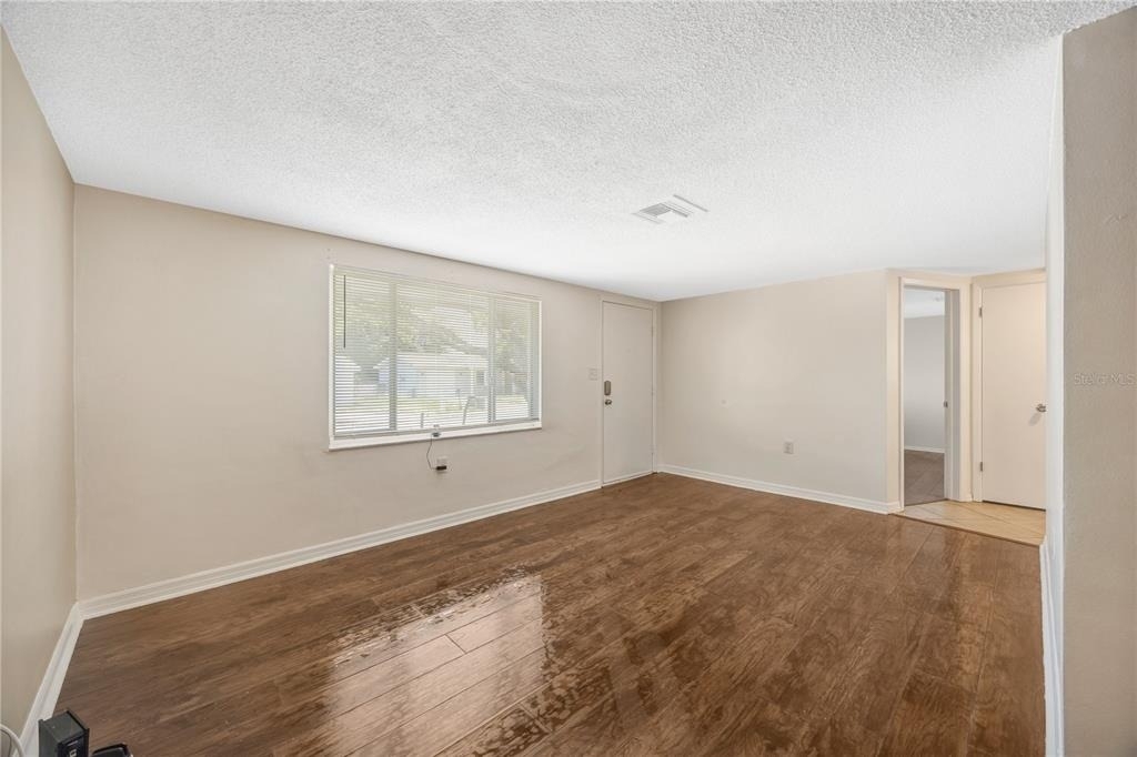 7804 Niagara Drive - Photo 4