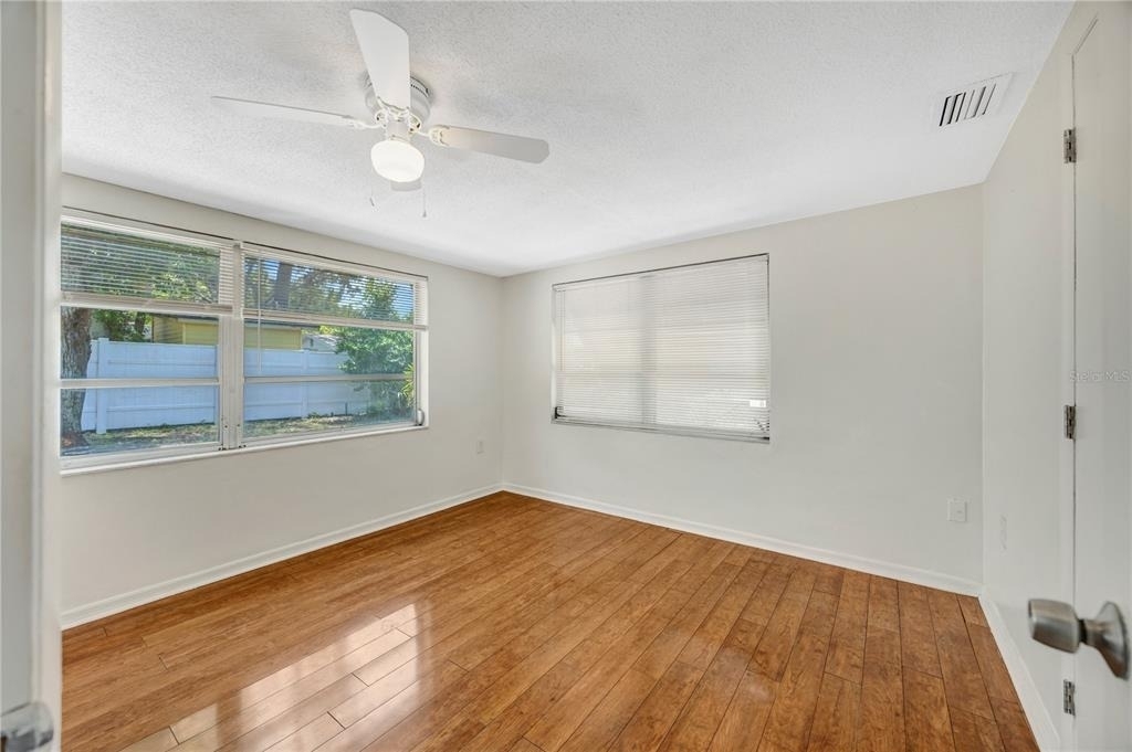 7804 Niagara Drive - Photo 6