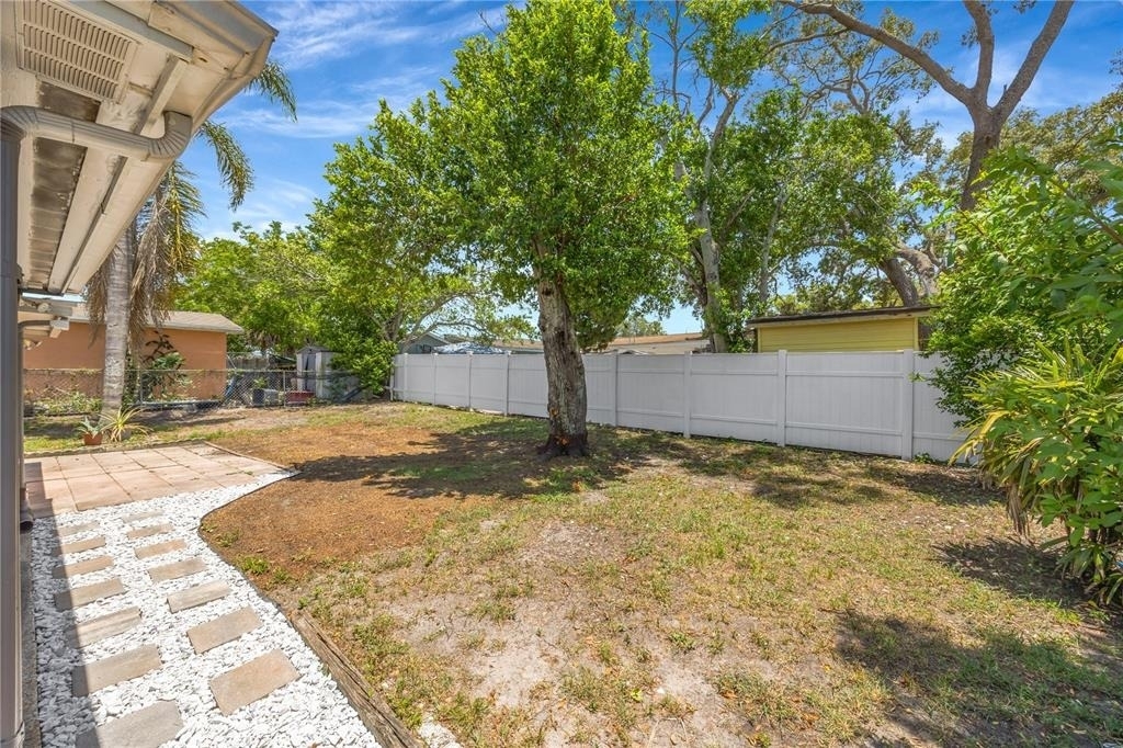 7804 Niagara Drive - Photo 17