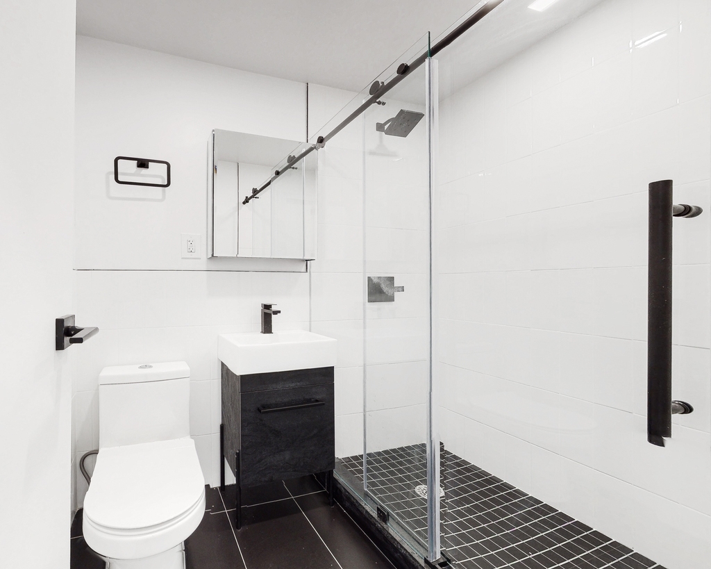 2785 Broadway - Photo 3