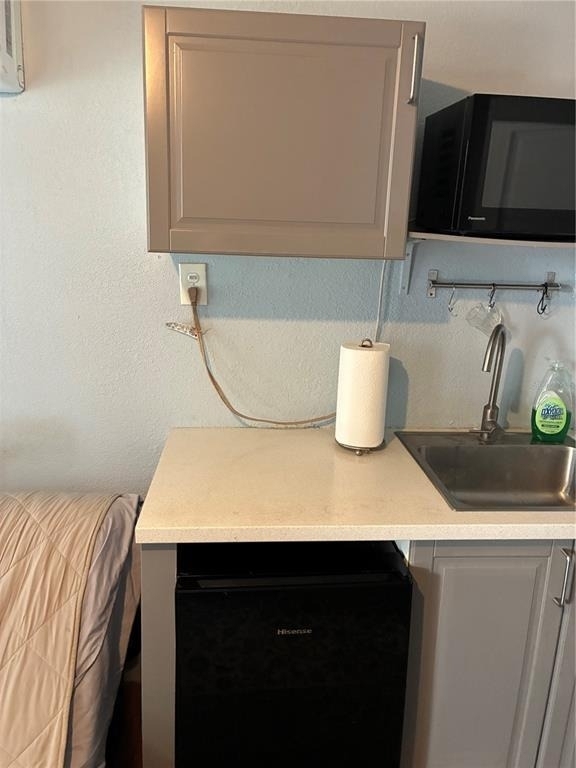 407 N Shine Avenue - Photo 7