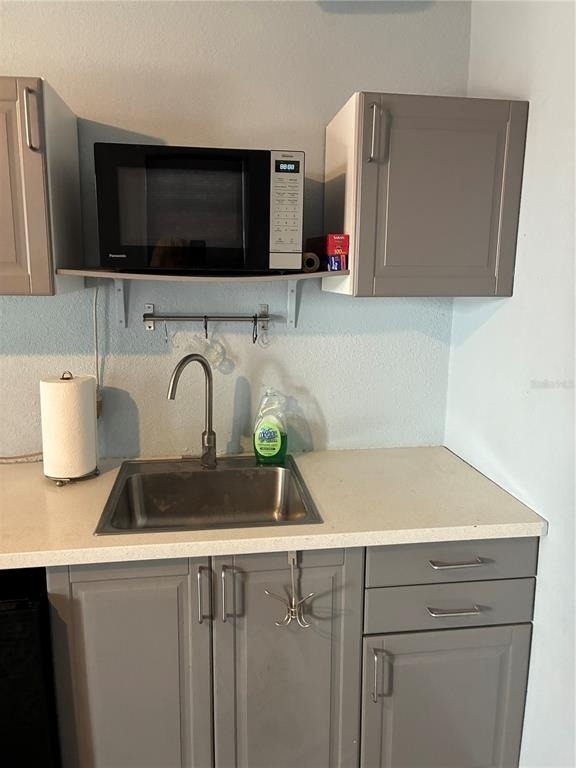 407 N Shine Avenue - Photo 6