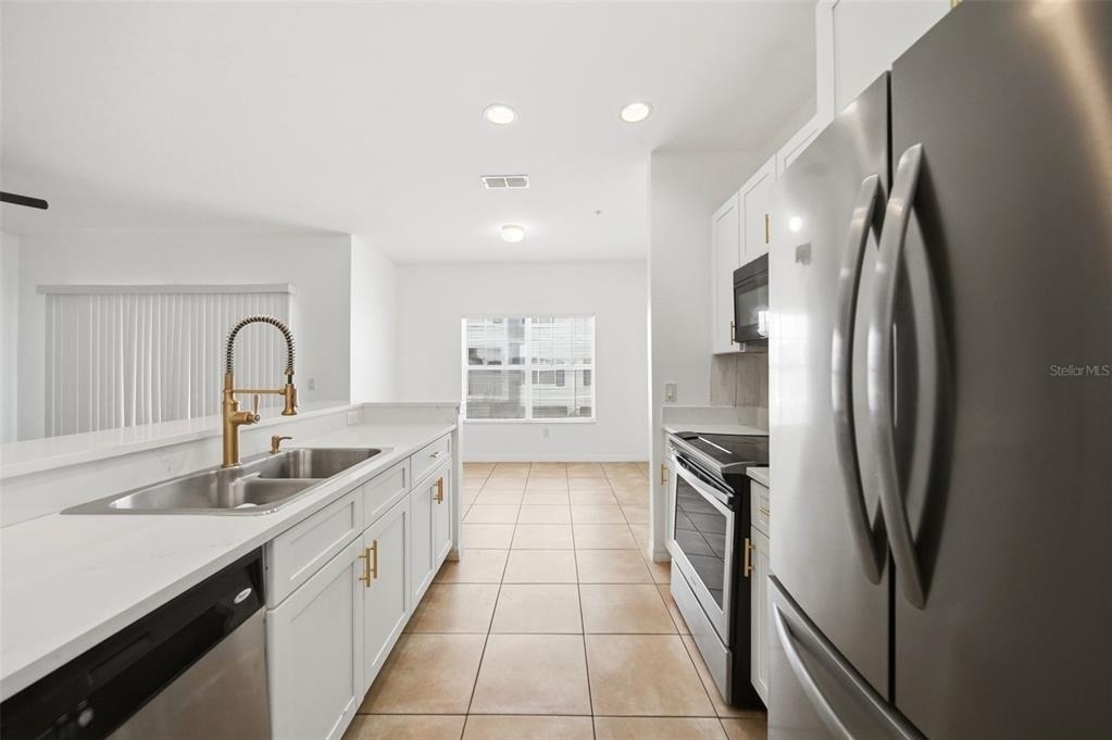 2532 Grand Central Parkway - Photo 18