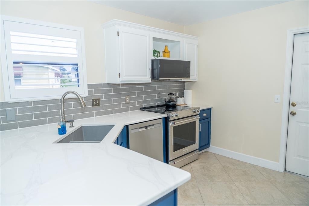 714 Bayhill Court - Photo 2