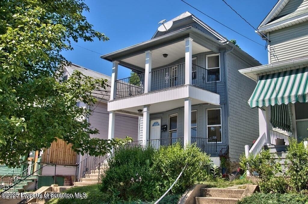 1515 Pine Street - Photo 0