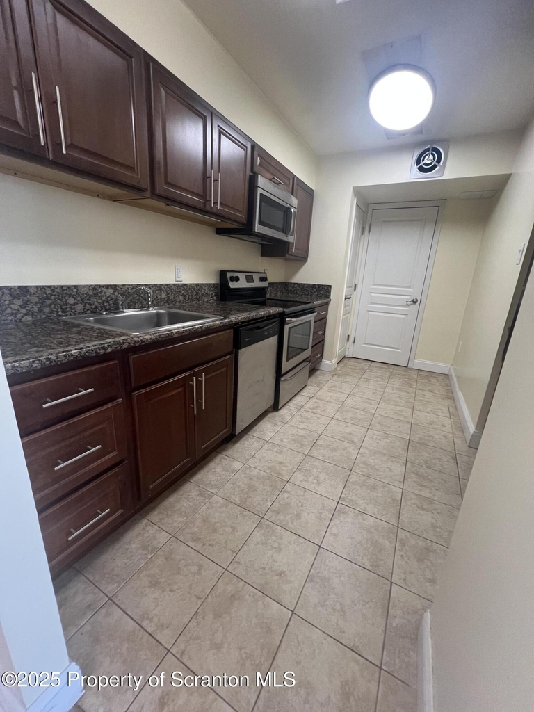220 Linden Street - Photo 4