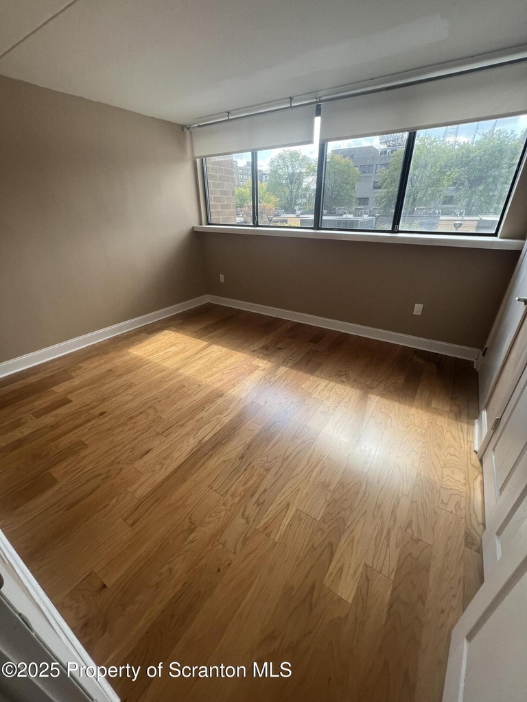 220 Linden Street - Photo 7