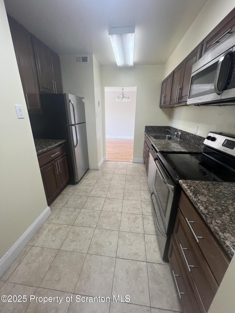 220 Linden Street - Photo 5
