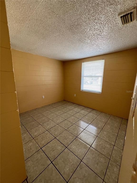 3007 14th St E - Photo 3