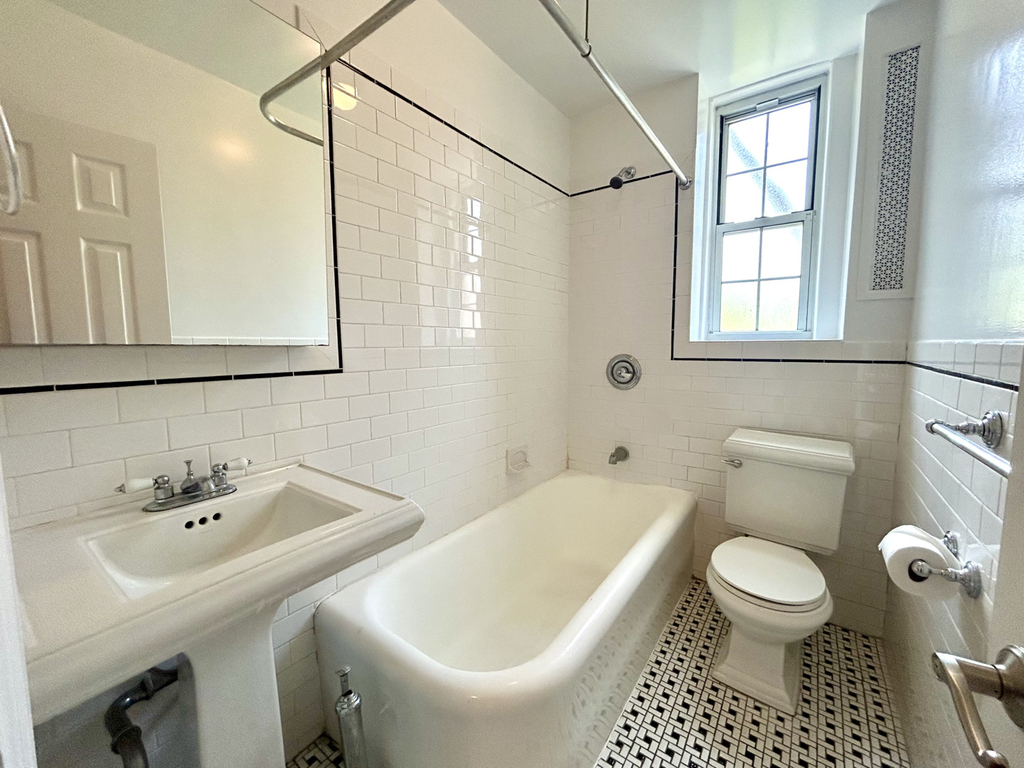 West 13th Street - Photo 4