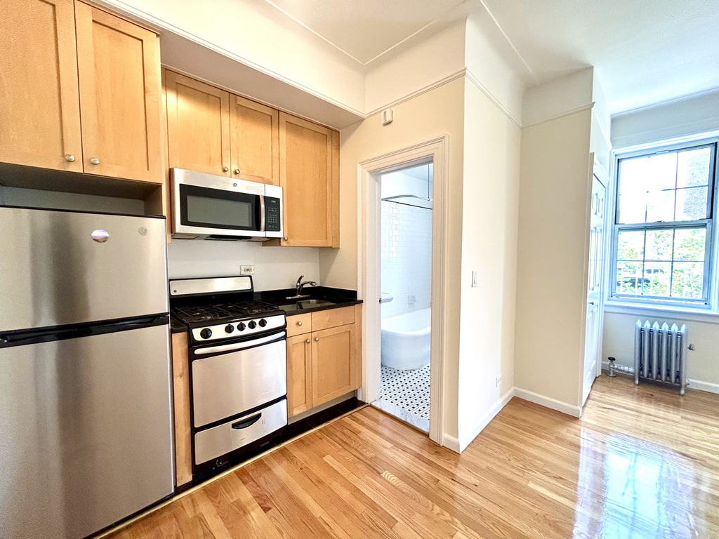 West 13th Street - Photo 2