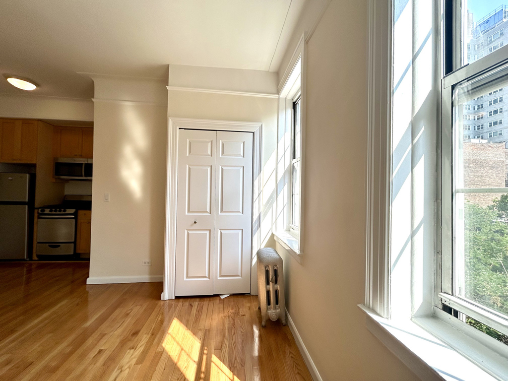 West 13th Street - Photo 3