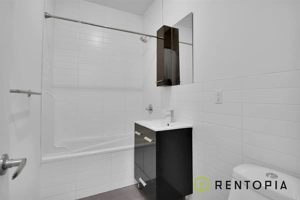 28 Meserole Street - Photo 5