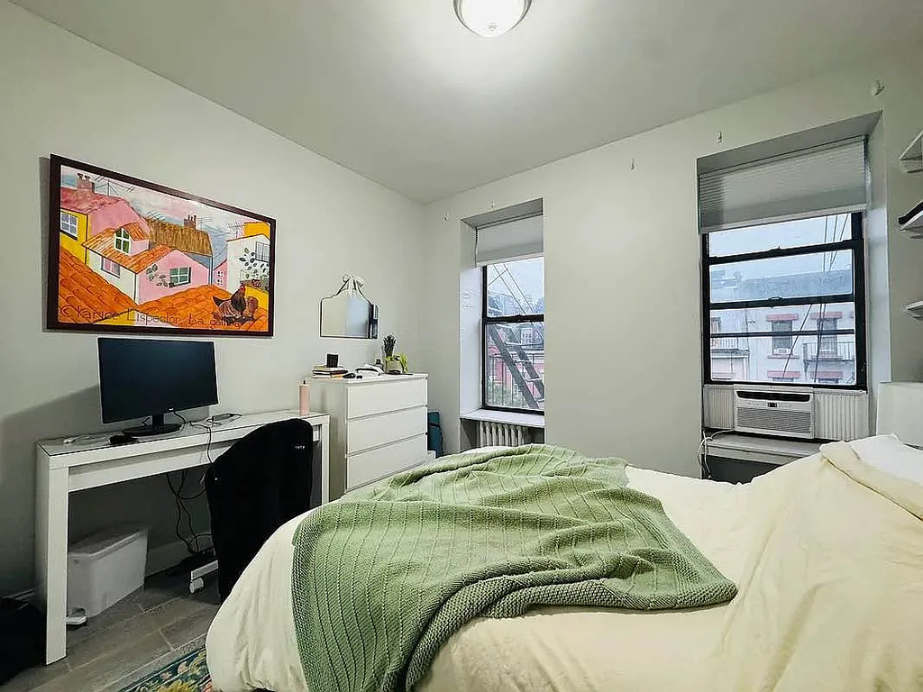 3rd Avenue - Photo 0
