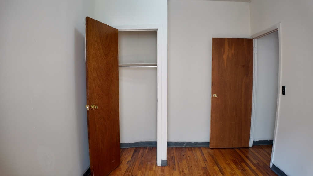 East 14th Street - Photo 3