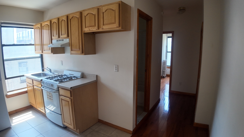 East 14th Street - Photo 3